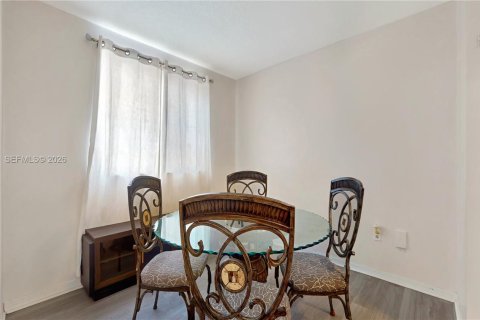 Купить кондоминиум в Майами, Флорида 2 спальни, 105.63м2, № 2036263 - фото 7