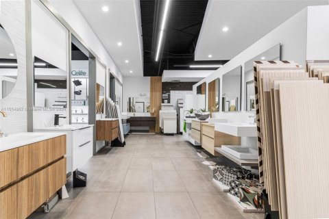 Купить коммерческую недвижимость в Дорал, Флорида № 2077278 - фото 22
