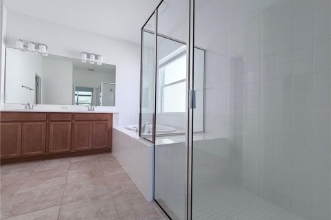 Villa ou maison à louer à Clermont, Floride: 4 chambres, 222.87 m2 № 2119257 - photo 16