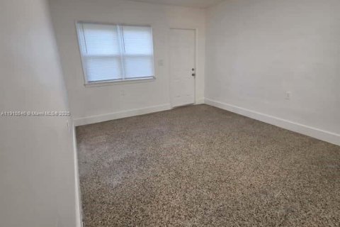 Villa ou maison à louer à Hollywood, Floride: 2 chambres, 74.32 m2 № 1966899 - photo 17