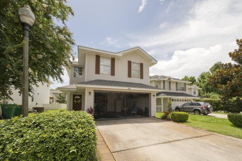 House in Destin, Florida 3 bedrooms, 209.59 sq.m. № 562628 - photo 1