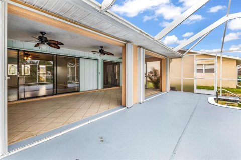 House in Punta Gorda, Florida 3 bedrooms, 137.4 sq.m. № 2291071 - photo 3