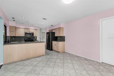 House in Punta Gorda, Florida 3 bedrooms, 137.4 sq.m. № 2291071 - photo 12