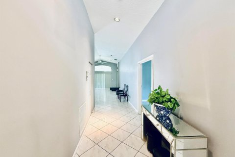 House in Boynton Beach, Florida 3 bedrooms, 165.55 sq.m. № 2247119 - photo 24