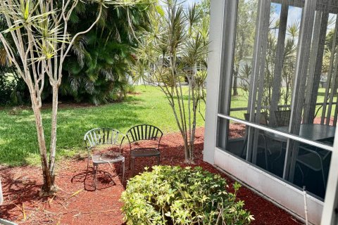 House in Boynton Beach, Florida 3 bedrooms, 165.55 sq.m. № 2247119 - photo 11
