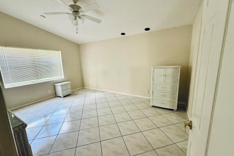 House in Boynton Beach, Florida 3 bedrooms, 165.55 sq.m. № 2247119 - photo 16