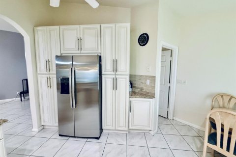 House in Boynton Beach, Florida 3 bedrooms, 165.55 sq.m. № 2247119 - photo 7