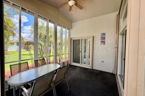 House in Boynton Beach, Florida 3 bedrooms, 165.55 sq.m. № 2247119 - photo 15