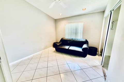 House in Boynton Beach, Florida 3 bedrooms, 165.55 sq.m. № 2247119 - photo 20