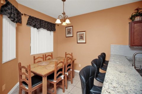 House in Davenport, Florida 6 bedrooms, 263.38 sq.m. № 1816564 - photo 13