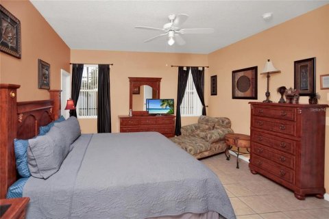 House in Davenport, Florida 6 bedrooms, 263.38 sq.m. № 1816564 - photo 19