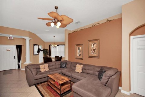 House in Davenport, Florida 6 bedrooms, 263.38 sq.m. № 1816564 - photo 10