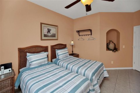 House in Davenport, Florida 6 bedrooms, 263.38 sq.m. № 1816564 - photo 25