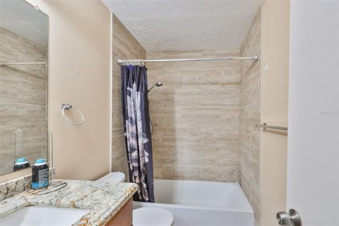 Appartement à louer à Seffner, Floride: 2 chambres, 83.61 m2 № 2345228 - photo 16