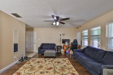 Appartement à louer à Seffner, Floride: 2 chambres, 83.61 m2 № 2345228 - photo 9