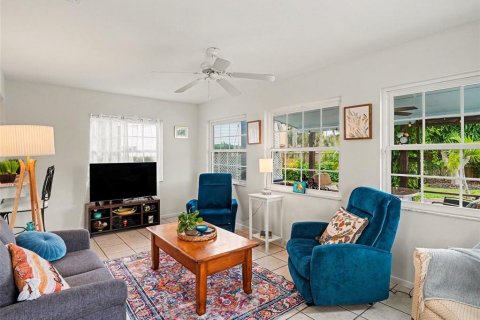 Casa en venta en Bradenton, Florida, 2 dormitorios, 142.7 m2 № 2400196 - foto 19