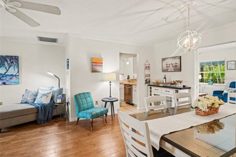 Casa en venta en Bradenton, Florida, 2 dormitorios, 142.7 m2 № 2400196 - foto 10
