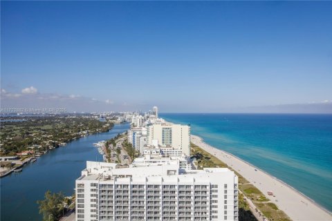Condominio en venta en Miami Beach, Florida, 2 dormitorios, 138.42 m2 № 1708131 - foto 22