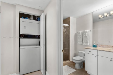 Condominio en venta en Miami Beach, Florida, 2 dormitorios, 138.42 m2 № 1708131 - foto 13