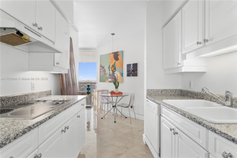 Condominio en venta en Miami Beach, Florida, 2 dormitorios, 138.42 m2 № 1708131 - foto 6