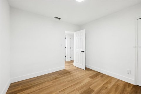 Casa en alquiler en Winter Park, Florida, 5 dormitorios, 198.07 m2 № 1910661 - foto 27