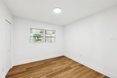 Casa en alquiler en Winter Park, Florida, 5 dormitorios, 198.07 m2 № 1910661 - foto 26