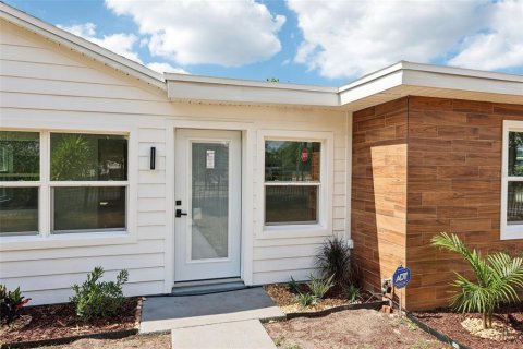 Casa en alquiler en Winter Park, Florida, 5 dormitorios, 198.07 m2 № 1910661 - foto 4