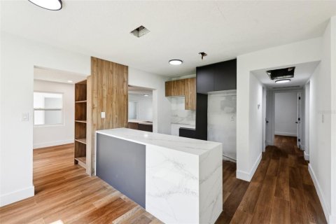 Casa en alquiler en Winter Park, Florida, 5 dormitorios, 198.07 m2 № 1910661 - foto 16