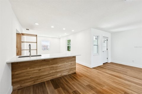 Casa en alquiler en Winter Park, Florida, 5 dormitorios, 198.07 m2 № 1910661 - foto 11