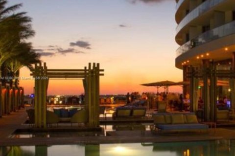 Condo in Hollywood, Florida, 2 bedrooms  № 1935467 - photo 19