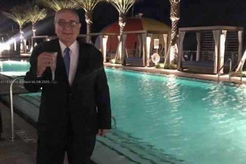 Condo in Hollywood, Florida, 2 bedrooms  № 1935467 - photo 23