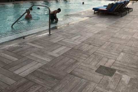 Condo in Hollywood, Florida, 2 bedrooms  № 1935467 - photo 21