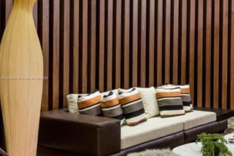 Condo in Hollywood, Florida, 2 bedrooms  № 1935467 - photo 15