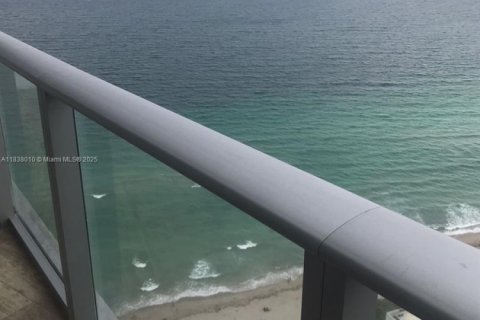 Condo in Hollywood, Florida, 2 bedrooms  № 1935467 - photo 4