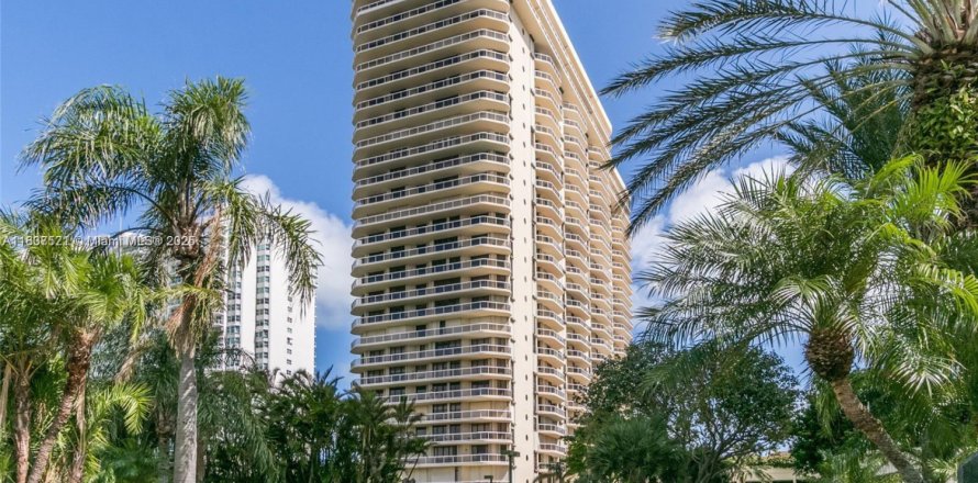 Condominio en Aventura, Florida, 2 dormitorios  № 1823738