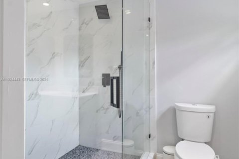 House in Hallandale Beach, Florida 3 bedrooms, 139.17 sq.m. № 1982754 - photo 6
