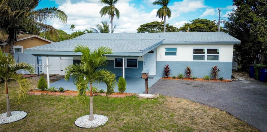 House in Hallandale Beach, Florida 3 bedrooms, 139.17 sq.m. № 1982754