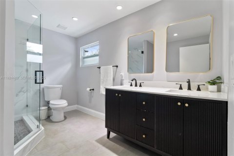 House in Hallandale Beach, Florida 3 bedrooms, 139.17 sq.m. № 1982754 - photo 7