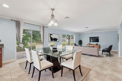 House in Punta Gorda, Florida 4 bedrooms, 260.96 sq.m. № 2109266 - photo 19