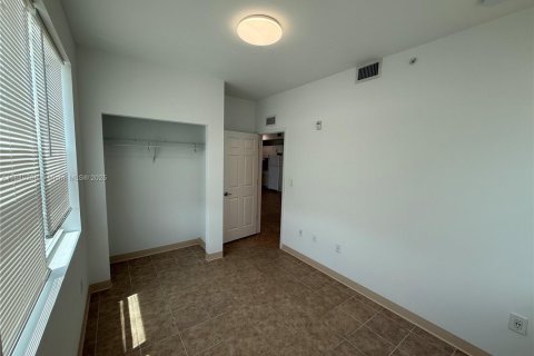 Appartement à louer à South Miami, Floride: 3 chambres, 3493.87 m2 № 1840977 - photo 12