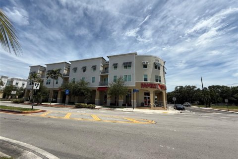 Appartement à louer à South Miami, Floride: 3 chambres, 3493.87 m2 № 1840977 - photo 2
