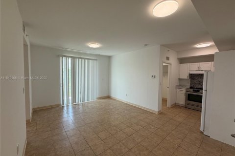 Appartement à louer à South Miami, Floride: 3 chambres, 3493.87 m2 № 1840977 - photo 5