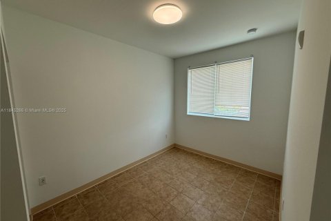 Appartement à louer à South Miami, Floride: 3 chambres, 3493.87 m2 № 1840977 - photo 13