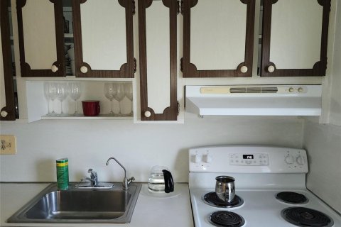 Condo in Hollywood, Florida, 1 bedroom № 2190362 - photo 4