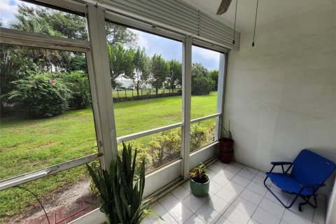 Condo in Hollywood, Florida, 1 bedroom № 2190362 - photo 13