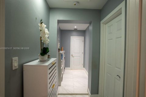 Villa ou maison à vendre à Hialeah, Floride: 5 chambres, 195.09 m2 № 2154489 - photo 14