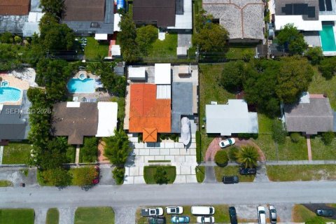 Villa ou maison à vendre à Hialeah, Floride: 5 chambres, 195.09 m2 № 2154489 - photo 30
