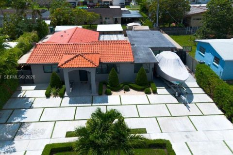 Villa ou maison à Hialeah, Floride 5 chambres, 195.09 m2 № 2154489