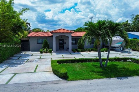 Villa ou maison à vendre à Hialeah, Floride: 5 chambres, 195.09 m2 № 2154489 - photo 4