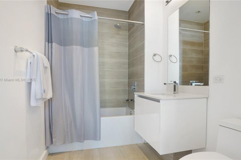 Copropriété à vendre à Miami, Floride: 2 chambres, 73.95 m2 № 1945198 - photo 11